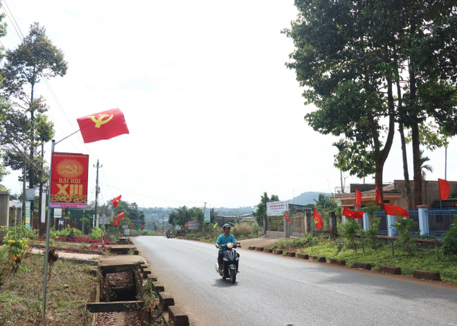 Chào mừng Đại hội XIII của Đảng: Đường cờ của niềm tin và kỳ vọng ảnh 3