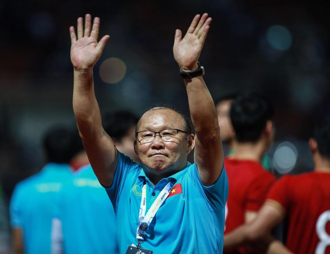 Thái Lan lột xác dưới tay HLV Akira Nishino và toan tính của thầy Park ảnh 2