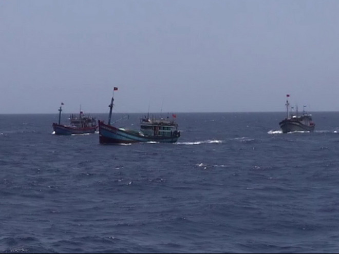 Nhật Bản hối thúc Trung Quốc kiềm chế trên Biển Đông ảnh 1