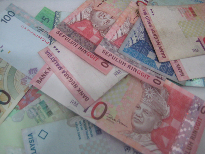 Thặng dư tài khoản vãng lai của Malaysia tăng vọt trong 9 tháng ảnh 1