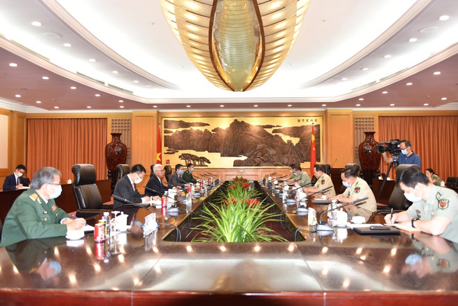 Đại sứ Phạm Sao Mai hội kiến Bộ trưởng Quốc phòng Trung Quốc ảnh 1