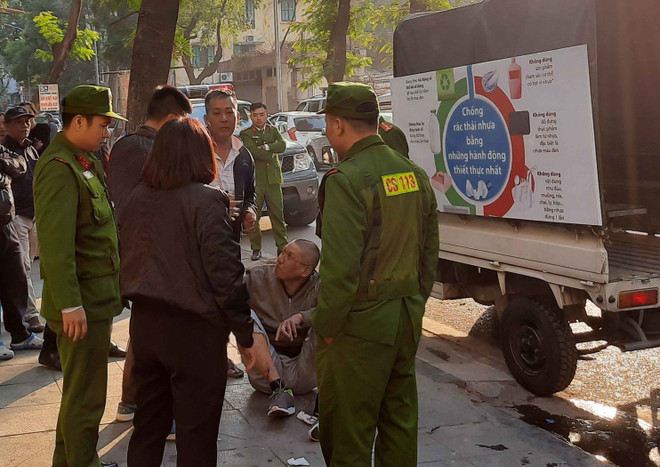 Hà Nội: Khẩn trương điều tra vụ nổ nghi do súng tại ngõ Phan Huy Chú ảnh 1