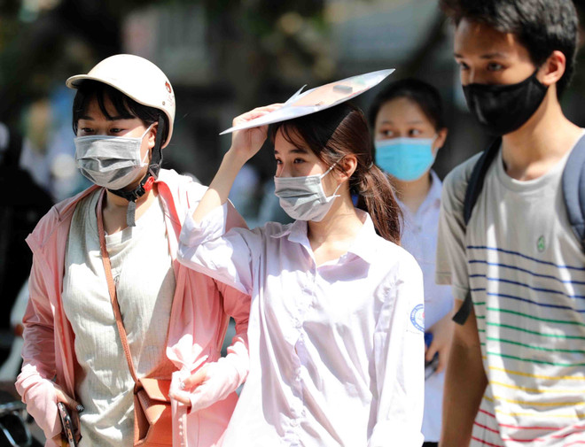 Ngày thi cuối tốt nghiệp THPT: Bắc, Trung Bộ nắng nóng, chiều mưa dông ảnh 1