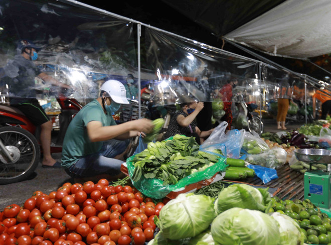 Yêu cầu rà soát thông tin tỷ lệ mẫu rau quả, thủy sản vượt mức an toàn ảnh 1