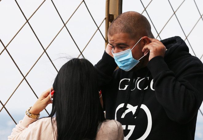 Pháp ghi nhận hàng trăm ổ dịch COVID-19 trên toàn quốc ảnh 1