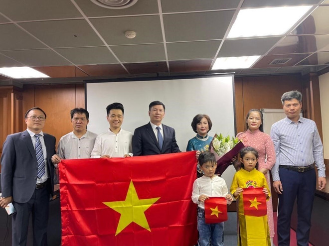 Tổng lãnh sự Việt Nam tại Vladivostok thăm và làm việc tại Yakutia ảnh 2