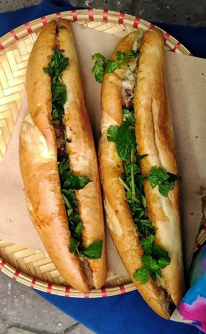 Vietnamesisk brød erobrer spisesteder over hele verden takket være den harmoniske kombinasjonen av rike fyll og karakteristisk sprø skorpe. banh-my-1-8186.jpg