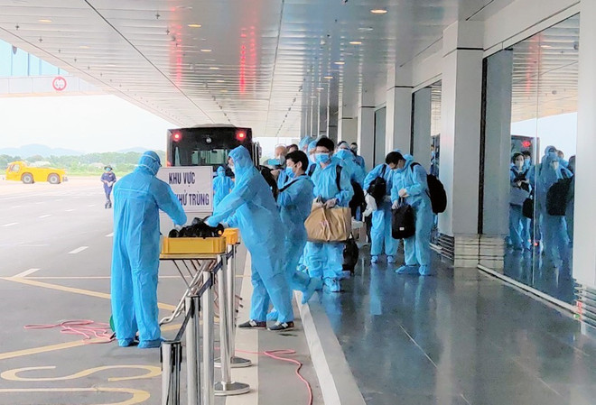 Chuyến bay đón các chuyên gia Nhật Bản đến Việt Nam. (Ảnh: TTXVN phát) 71 ngày không có ca lây nhiễm COVID-19 trong cộng đồng ảnh 1