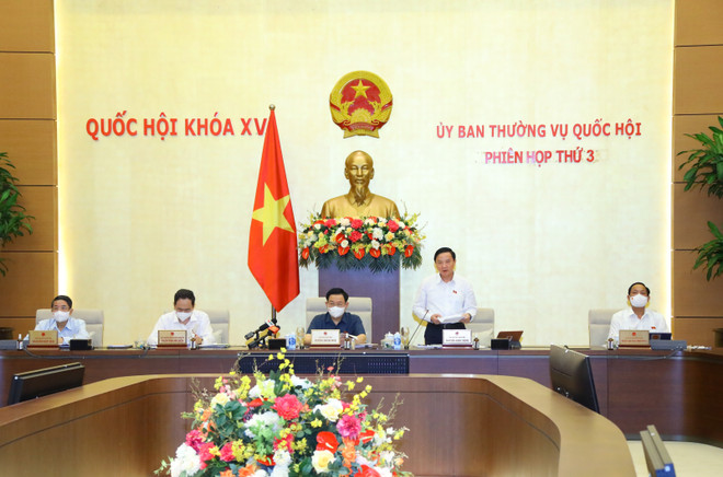 UB Thường vụ Quốc hội: Đưa luật, pháp lệnh thực sự đi vào cuộc sống ảnh 1