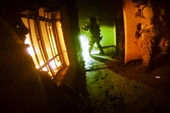 Tận mắt chứng kiến đặc nhiệm Mỹ giải cứu con tin từ tay IS ảnh 1