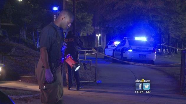 Mỹ: Phong tỏa trường đại học sau thông tin xảy ra xả súng ảnh 1