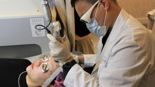 Áp lực ngoại hình khiến "thẩm mỹ vi mô" lên ngôi ở Trung Quốc ảnh 1