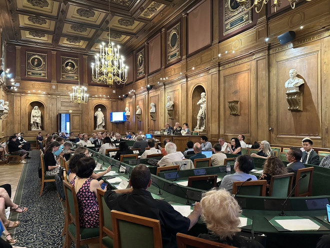 Hai nhà nghiên cứu Việt Nam nhận giải thưởng của Viện Hàn lâm Pháp ảnh 1