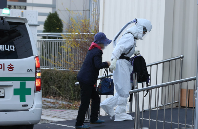 WHO cảnh báo tỷ lệ nhập viện do Omicron sẽ tăng lên thời gian tới ảnh 1