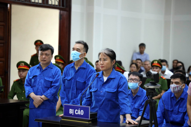 Xét xử cựu Giám đốc Sở Giáo dục và Đào tạo Quảng Ninh cùng đồng phạm ảnh 3