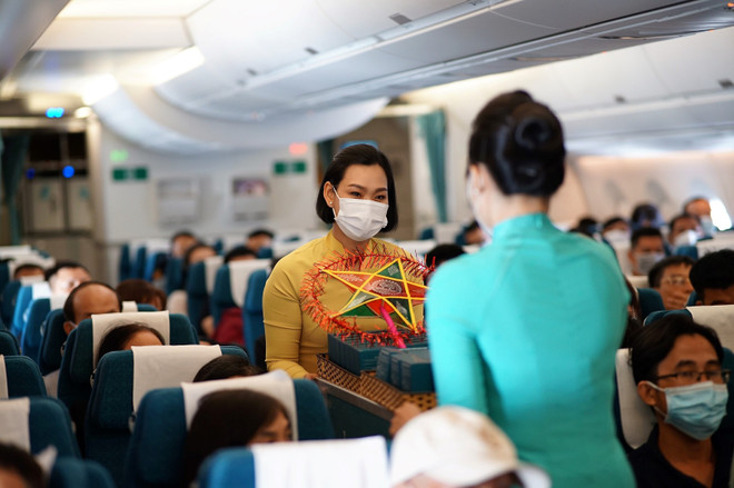 Vietnam Airlines và Animals Asia tặng quà bất ngờ dịp Trung Thu ảnh 1