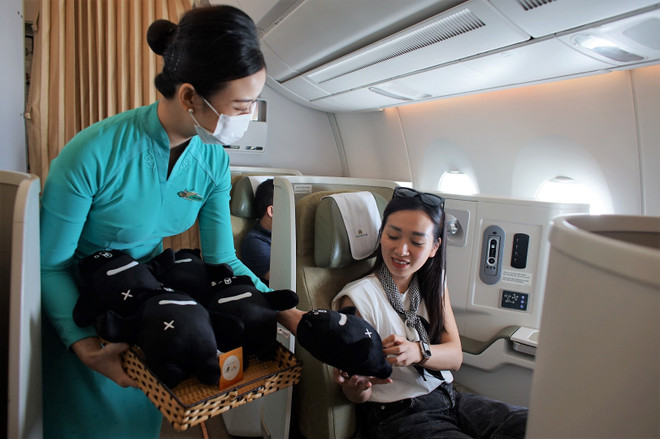 Vietnam Airlines và Animals Asia tặng quà bất ngờ dịp Trung Thu ảnh 5