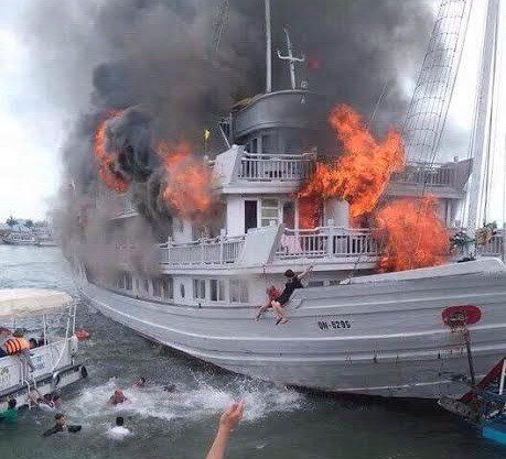 Cháy tàu du lịch tại Quảng Ninh, 37 du khách được cứu kịp thời ảnh 2