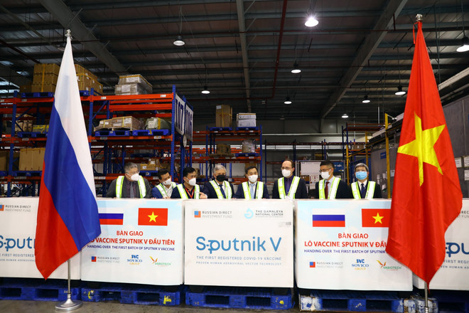 Đảm bảo nguồn cung vaccine cho mục tiêu chung sống an toàn với dịch ảnh 3