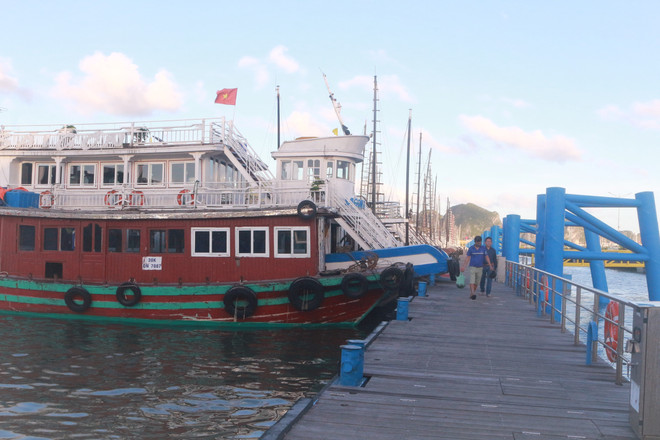 Quảng Ninh: Hàng loạt tàu du lịch không được xuất bến dịp nghỉ lễ 30/4 ảnh 1