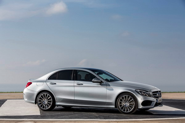 Mẫu C-Class đời 2015 có giá bán 46.200USD tại Đức ảnh 1