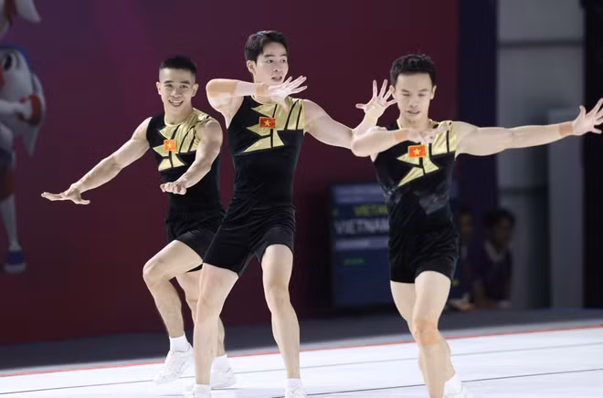 SEA Games 32: Aerobic Việt Nam hoàn tất "hat-trick" huy chương Vàng ảnh 1