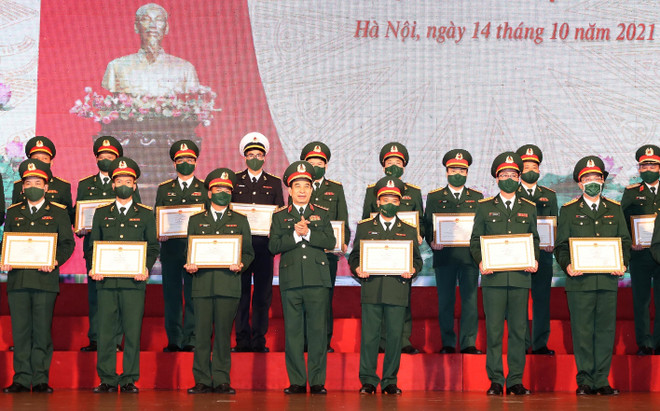 Vinh danh các tập thể, cá nhân xuất sắc tham gia Army Games 2021 ảnh 1