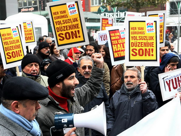 Chính trường Thổ Nhĩ Kỳ bất ổn vì bê bối tham nhũng ảnh 1