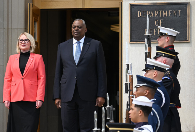 Bộ trưởng Quốc phòng Séc bảo vệ thỏa thuận hợp tác quốc phòng với Mỹ ảnh 1