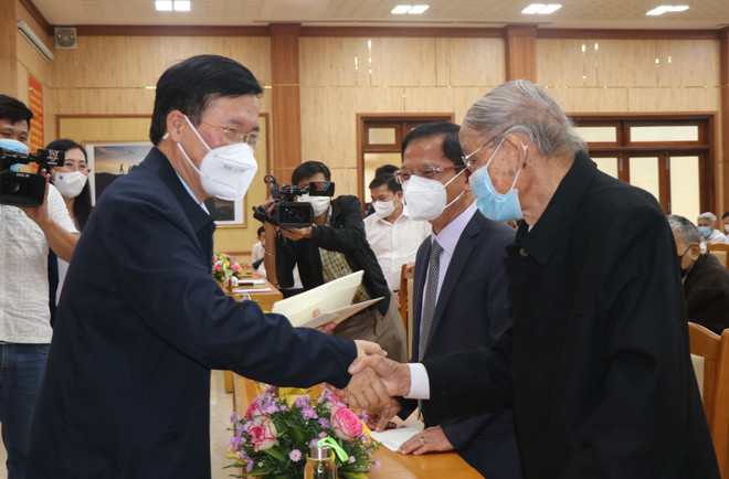 Thường trực Ban Bí thư Võ Văn Thưởng thăm và chúc Tết tại Quảng Ngãi ảnh 2