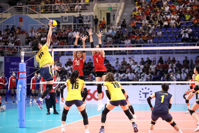 SEA Games 32: Đội tuyển bóng chuyền nữ Việt Nam nhận tin dữ ảnh 1