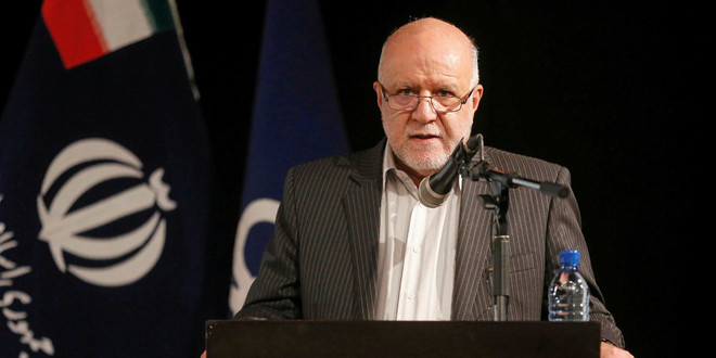 Bộ trưởng Dầu mỏ Iran Bijan Zanganeh. (Nguồn: AFP) Iran tuyên bố không chịu khuất phục trước các lệnh trừng phạt của Mỹ ảnh 1