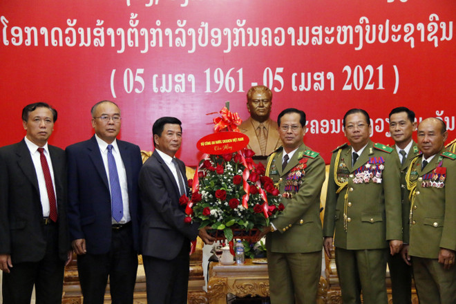 Công an Việt Nam và Công an Lào hợp tác, đồng hành cùng phát triển ảnh 1