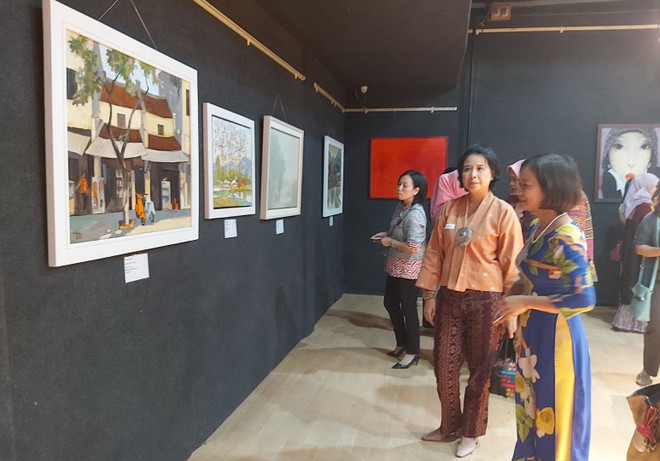 Triển lãm trưng bày tác phẩm của 7 họa sỹ Việt Nam tại Ấn Độ ảnh 2
