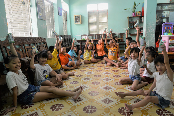 Quỹ sữa Vươn cao Việt Nam và Vinamilk mang niềm vui cho trẻ em TP.HCM ảnh 10