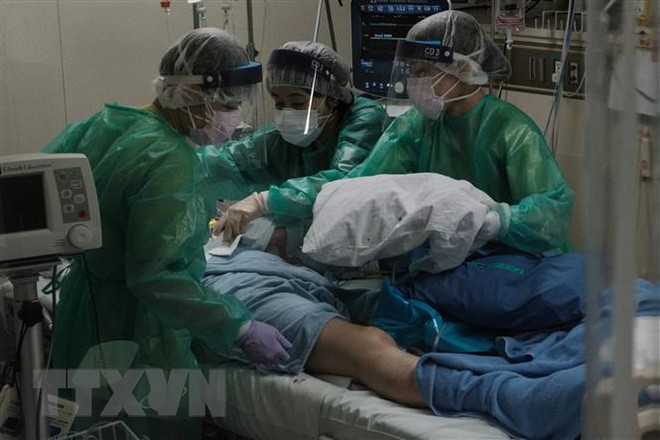 Nhật Bản cho phép bệnh nhân nhẹ sử dụng Ronapreve tự điều trị tại nhà ảnh 2