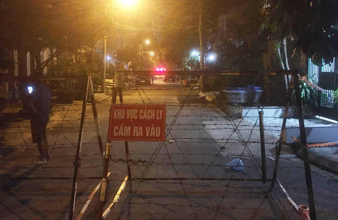 TP.HCM phong tỏa một con đường liên quan đến ca nghi nhiễm COVID-19 ảnh 2