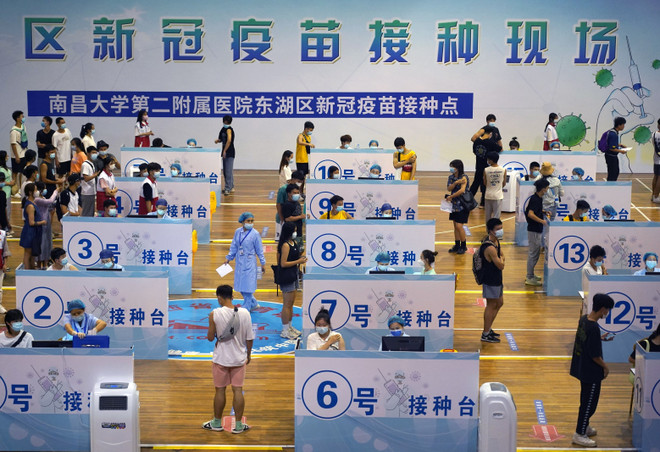 Hơn 1 tỷ liều vaccine: Dấu mốc chống dịch quan trọng của Trung Quốc ảnh 2