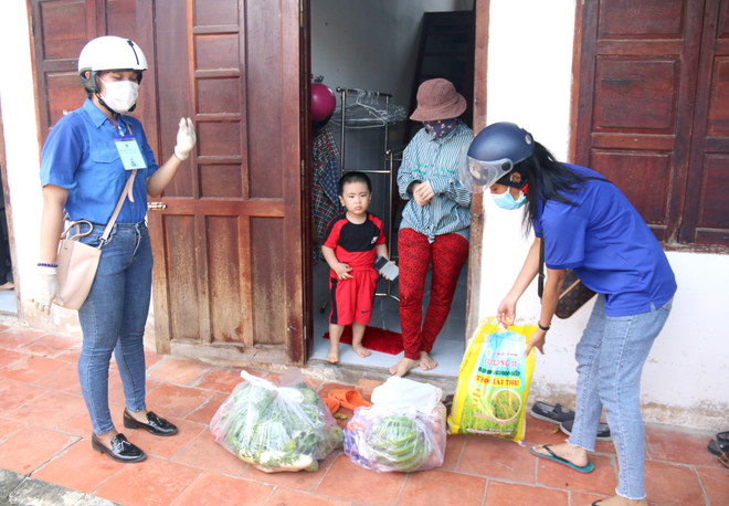 Long An, Phú Thọ kịp thời hỗ trợ người bị ảnh hưởng do dịch COVID-19 ảnh 2