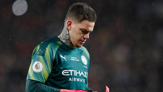 Truyền thông đổ lỗi cho Ederson sau trận thua Manchester United ảnh 1