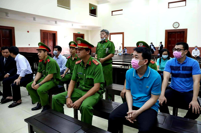 Các bị cáo tại phiên tòa ngày 10/2/2020. (Ảnh: Thành Chung/TTXVN) Phiên tòa phúc thẩm vụ án VN Pharma hoãn xét xử lần hai ảnh 1