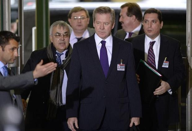 Nga tố phương Tây tiếp tay hành động tiếm quyền ở Ukraine ảnh 1