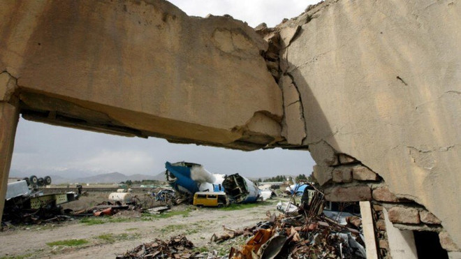 Afghanistan: Máy bay chở khách rơi tại khu vực do Taliban kiểm soát ảnh 1