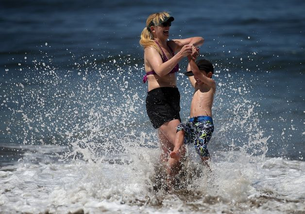 [Photo] Mỹ: Nắng nóng gần chạm ngưỡng kỷ lục 40 độ C ảnh 3