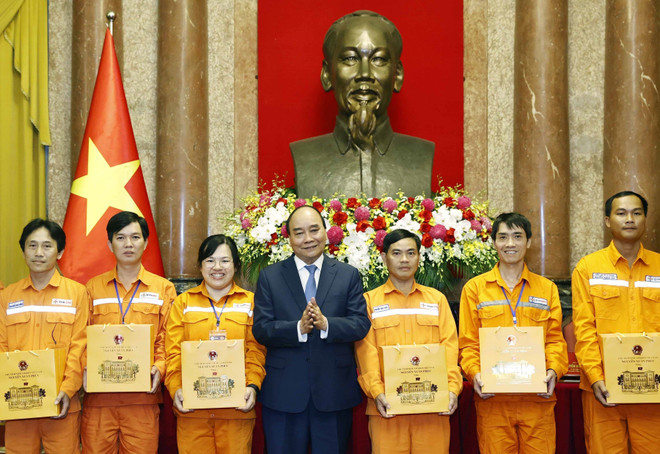 Chủ tịch nước Nguyễn Xuân Phúc gặp mặt, biểu dương thợ giỏi ngành Điện ảnh 1