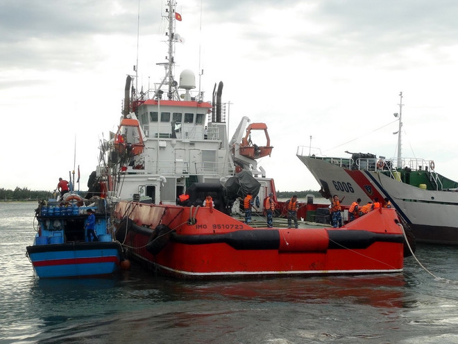 Tàu cá Bình Thuận phát nổ, một ngư dân vẫn còn mất tích ảnh 1