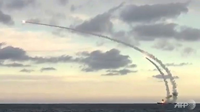 [Video] Cận cảnh tàu ngầm Nga phóng tên lửa tiêu diệt mục tiêu IS ảnh 1