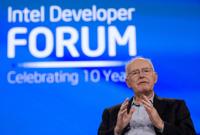 Ông Gordon Moore được coi là người người tiên phong trong ngành công nghiệp bán dẫn. (Nguồn: Bloomberg) Ông Gordon Moore - người sáng lập tập đoàn Intel - qua đời ở tuổi 94 ảnh 1