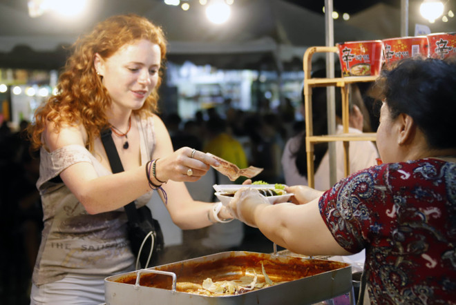 Kinh tế đêm - yếu tố giúp du lịch Luang Prabang của Lào thêm hấp dẫn ảnh 2