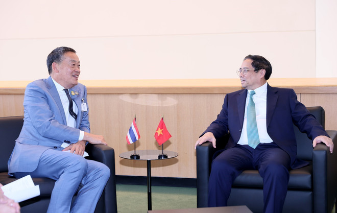 Thủ tướng Phạm Minh Chính gặp Thủ tướng Thái Lan Srettha Thavisin. (Ảnh: Dương Giang/TTXVN) Thủ tướng: Thái Lan là đối tác quan trọng và tin cậy của Việt Nam ảnh 1